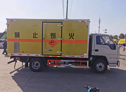 曲江爆破器材运输车工人安全操作规范与智能技术保障